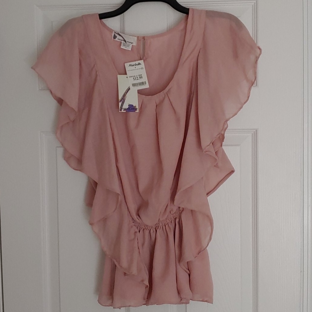 Ruffle short sleeve scoop neck top